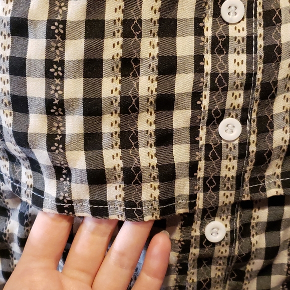 Adorable tiered gingham top - Picture 3 of 3